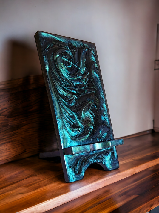 Chameleon Sapphire Blue Green Phone Stand